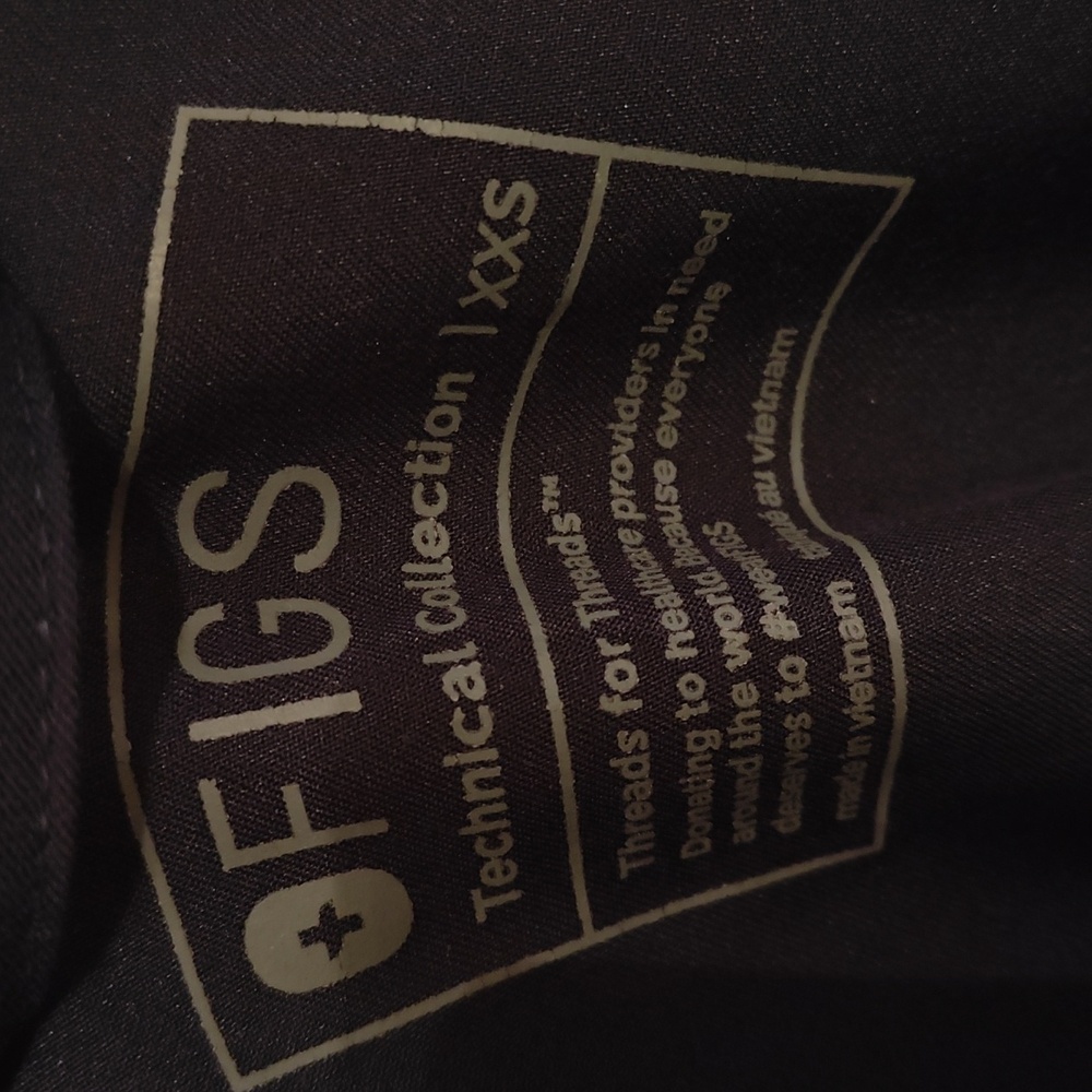 FIGS Scrub Set - Picture 3 of 5